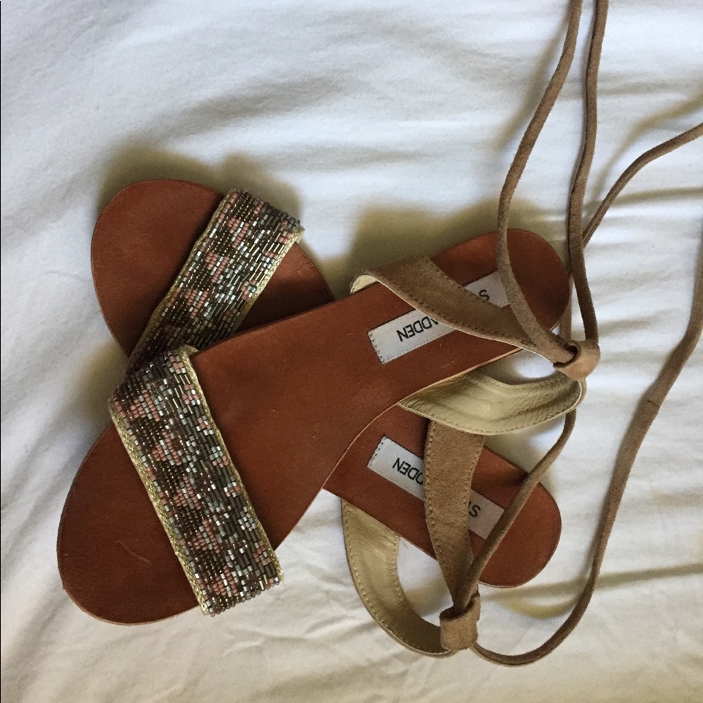 🌞 STEVE MADDEN BEADED LACE-UP SANDALS 🌞